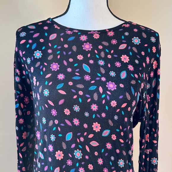 *ZOE + CHLOE* Black x Floral Fashion Long Sleeve Shirt Size Medium - Picture 2 of 8